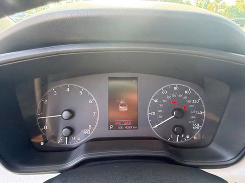 Used 2024 Toyota Corolla SE w/ SE Premium Package FWD image 20