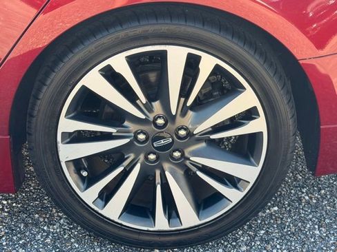 Used 2017 Lincoln MKZ Reserve FWD image 10