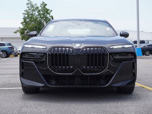 New 2025 BMW 740i w/ Executive Package image 30