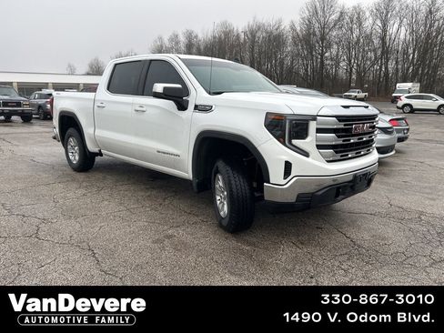 Used 2023 GMC Sierra 1500 SLE image 1