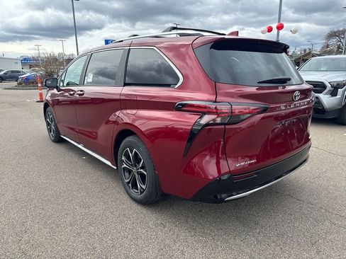 New 2026 Toyota Sienna Platinum AWD/4WD image 5