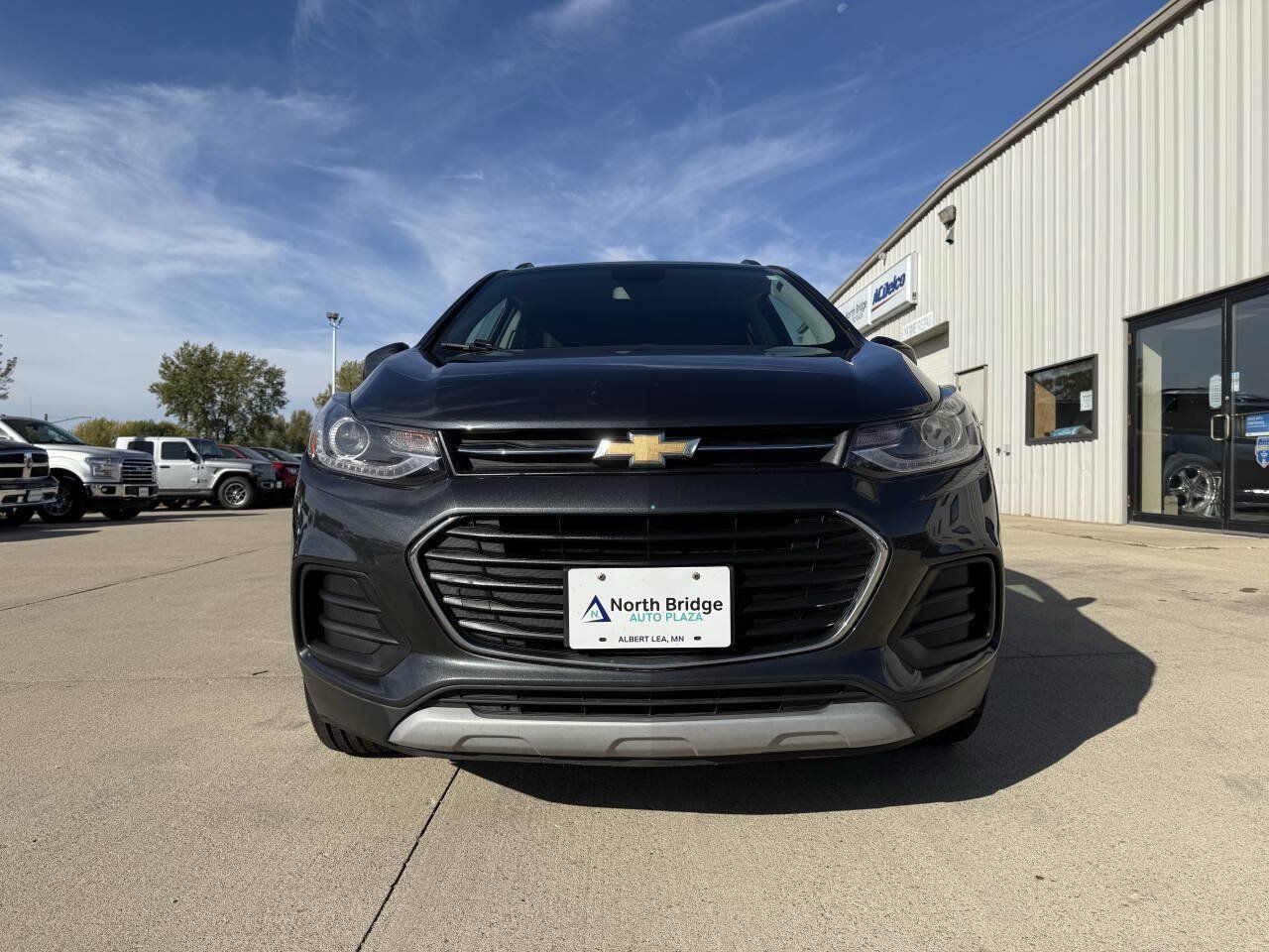 Used 2017 Chevrolet Trax LT w/ Driver Confidence Package AWD/4WD image 23