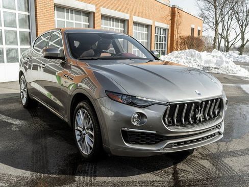 Used 2022 Maserati Levante GT AWD/4WD image 6