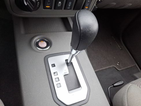 Used 2020 Nissan Frontier SV image 22