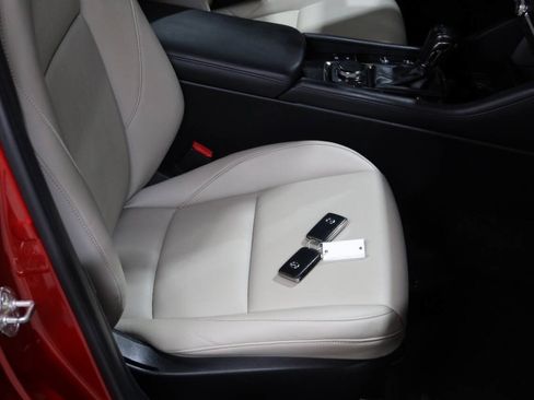 Used 2019 MAZDA MAZDA3 Hatchback FWD image 25