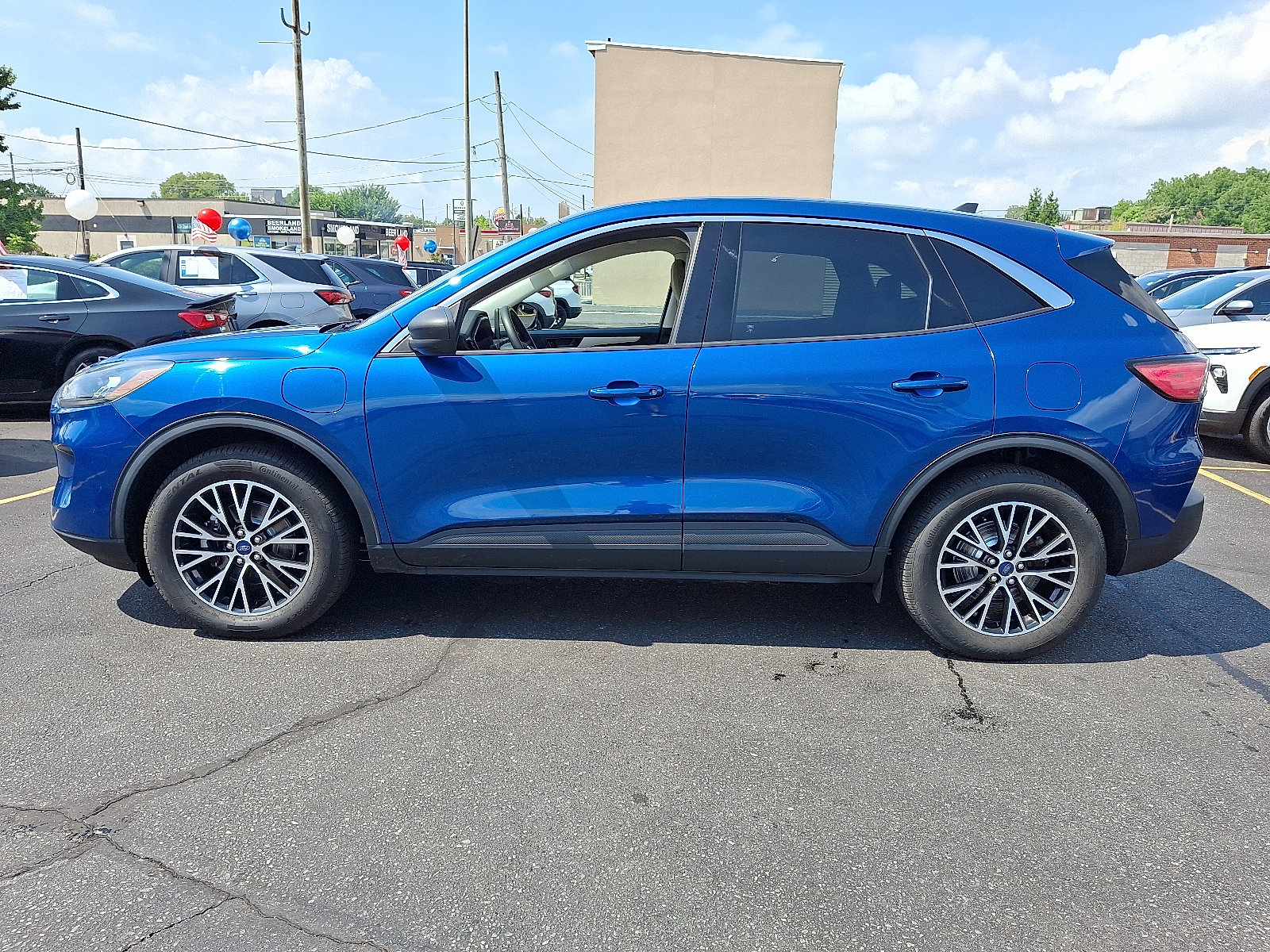 Used 2022 Ford Escape SE FWD image 2