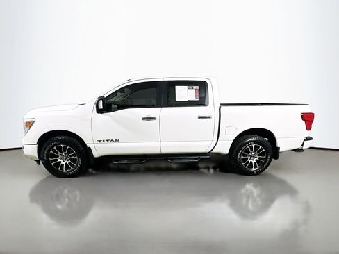 Used 2021 Nissan Titan SV w/ SV Convenience Package image 5