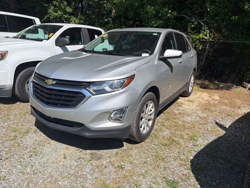 Used 2019 Chevrolet Equinox LT FWD image 2