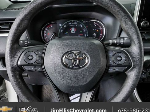 Used 2025 Toyota RAV4 XLE FWD image 8