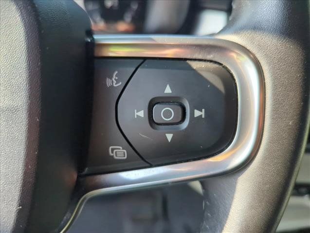 Used 2020 Volvo XC40 T5 Momentum AWD/4WD image 15