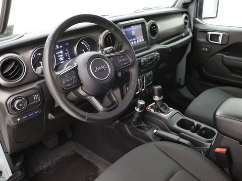 Used 2023 Jeep Wrangler Unlimited w/ Cold Weather Group image 15