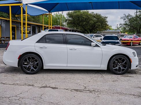 Used 2021 Chrysler 300 S RWD image 4
