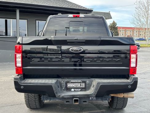 Used 2022 Ford F250 XLT w/ Black Appearance Package image 4