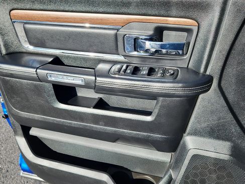 Used 2015 RAM 2500 Laramie w/ Convenience Group image 8
