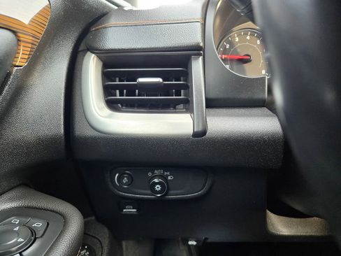 Used 2020 GMC Terrain SLE w/ Driver Convenience Package image 21