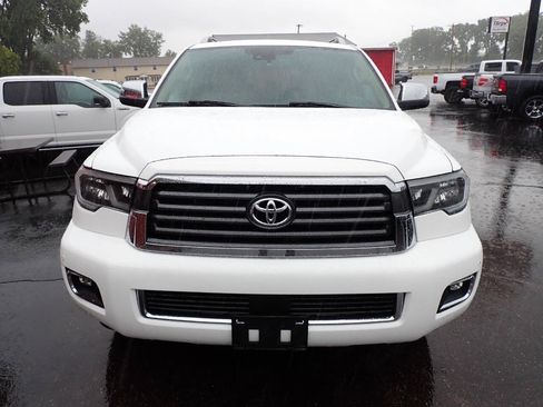 Used 2018 Toyota Sequoia Limited w/ Safety & Convenience Package AWD/4WD image 2