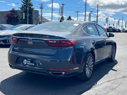 Used 2017 Kia Cadenza Premium FWD image 9