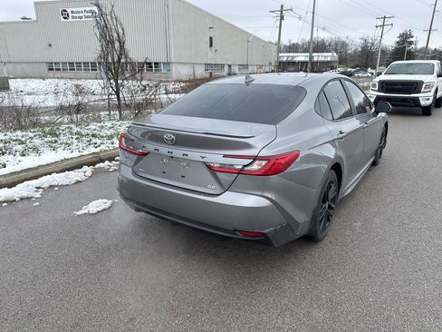 Used 2025 Toyota Camry SE w/ Convenience Package image 5