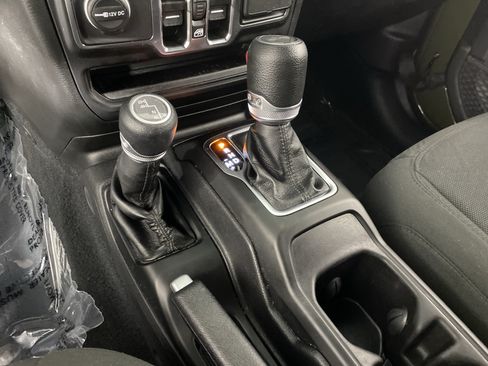 Used 2022 Jeep Wrangler Unlimited Sport AWD/4WD image 28