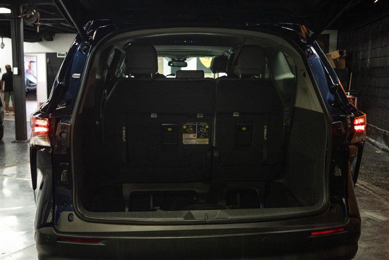 Used 2023 Toyota Sienna XLE FWD image 7
