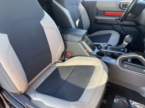 Used 2023 Ford Bronco Big Bend w/ Sasquatch Package image 9