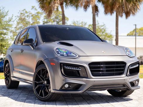 Used 2015 Porsche Cayenne Turbo AWD/4WD image 1
