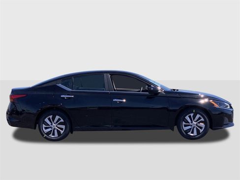 New 2025 Nissan Altima 2.5 S image 6