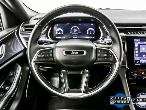 Used 2022 Jeep Grand Cherokee L Laredo image 21