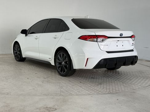 Used 2024 Toyota Corolla SE AWD/4WD image 3