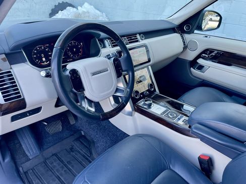 Used 2020 Land Rover Range Rover HSE image 13
