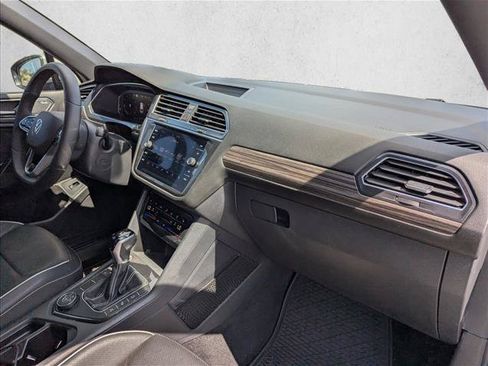 Used 2022 Volkswagen Tiguan SEL R-Line AWD/4WD image 27