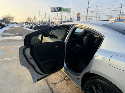 Used 2023 Dodge Charger SXT w/ Blacktop Package image 18