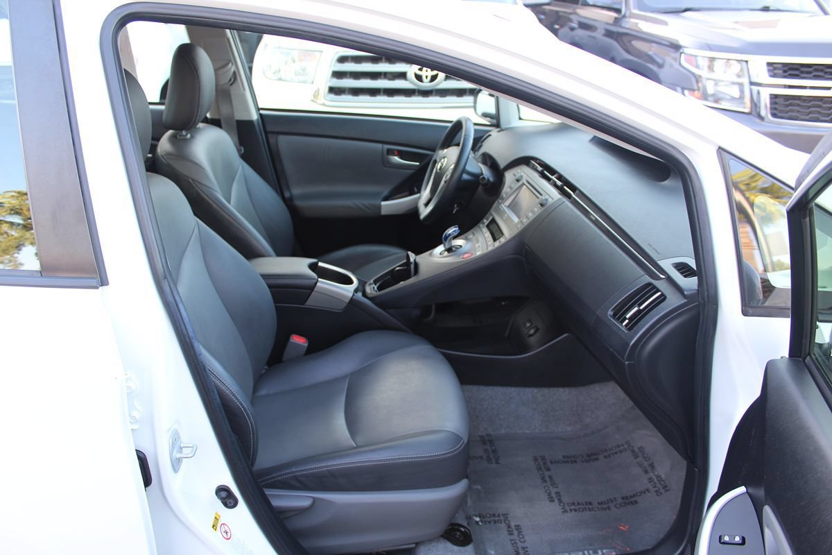 Used 2014 Toyota Prius Four FWD image 21