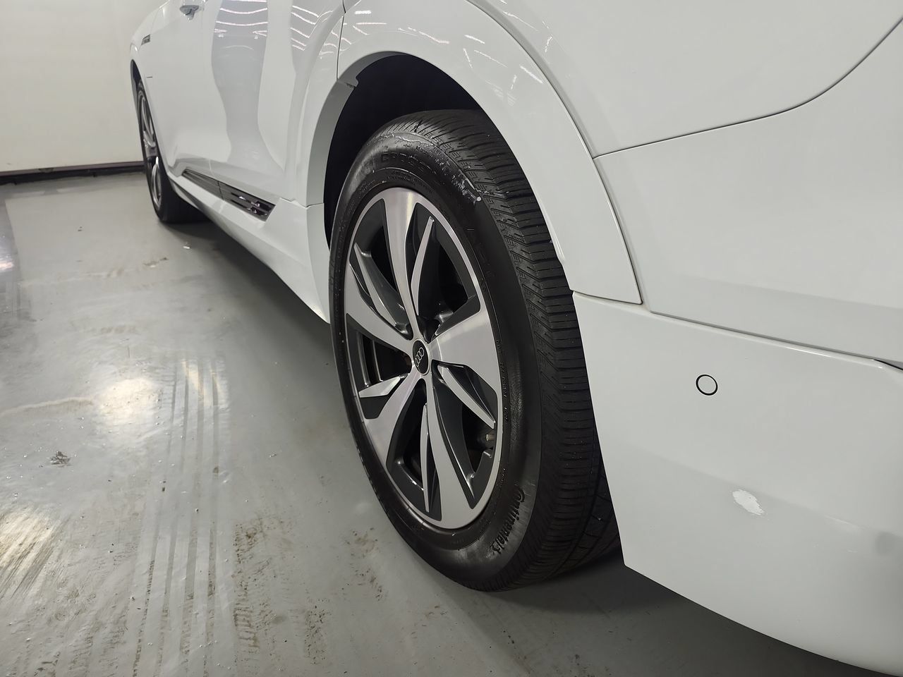 Used 2024 Audi Q8 e-tron Premium Plus w/ Premium Plus Package AWD/4WD image 9