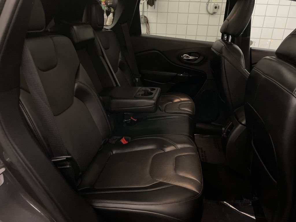 Used 2021 Jeep Cherokee Latitude Lux w/ Sun & Sound Group AWD/4WD image 21