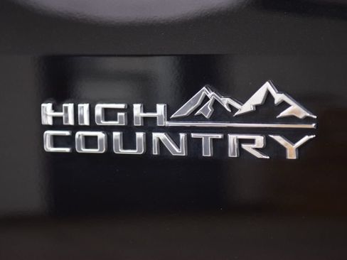 Used 2023 Chevrolet Traverse High Country w/ LPO, Cargo Package AWD/4WD image 16