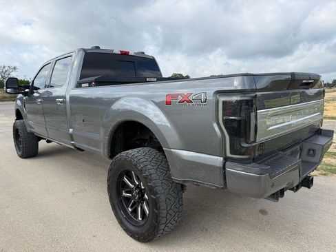 Used 2022 Ford F350 Platinum w/ FX4 Off-Road Package AWD/4WD image 4