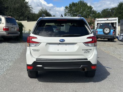 Used 2024 Subaru Forester Premium AWD/4WD image 4