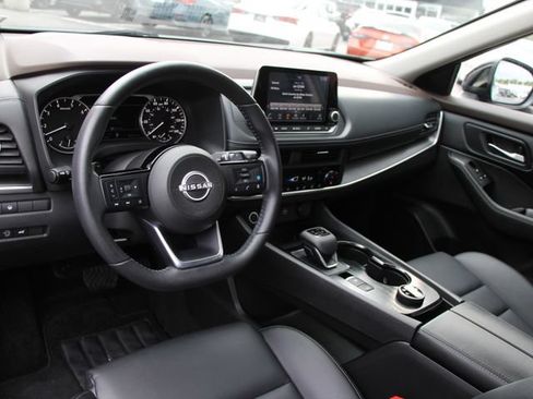 Certified 2023 Nissan Rogue SV w/ SV Premium B Package AWD/4WD image 4