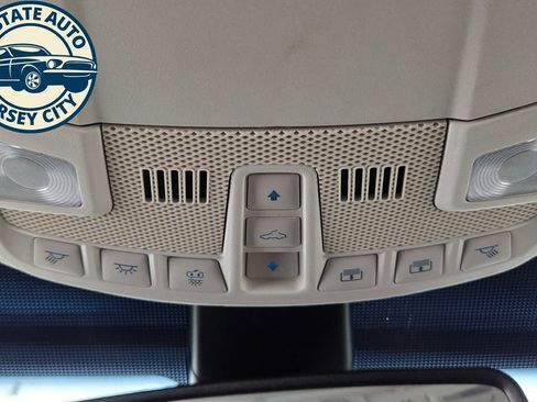 Used 2018 Ford Edge Titanium w/ Equipment Group 302A AWD/4WD image 24