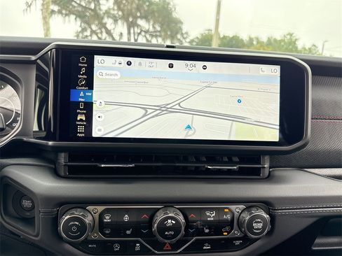 New 2025 Jeep Wrangler Unlimited Rubicon w/ Steel Bumper Group image 22