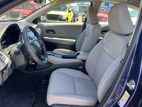 Used 2017 Honda HR-V LX image 24