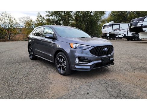 Used 2024 Ford Edge ST image 3