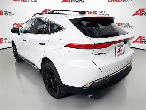 Certified 2023 Toyota Venza Nightshade image 5