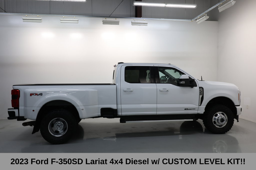 Used 2023 Ford F350 Lariat w/ FX4 Off-Road Package AWD/4WD image 4