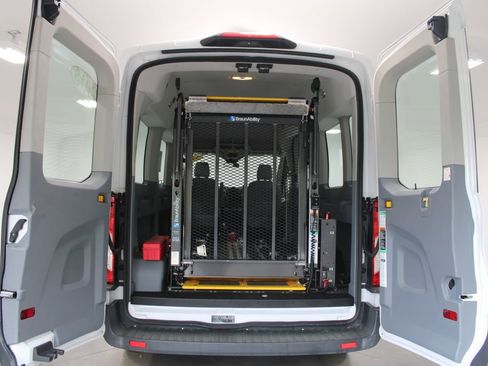 Used 2018 Ford Transit 350 XL image 16