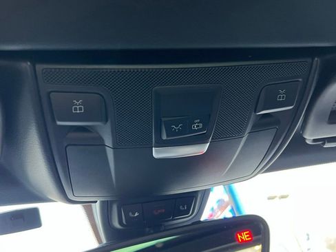 Used 2018 Mercedes-Benz SLC 300 image 32