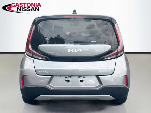 Used 2025 Kia Soul LX w/ LX Technology Package FWD image 7