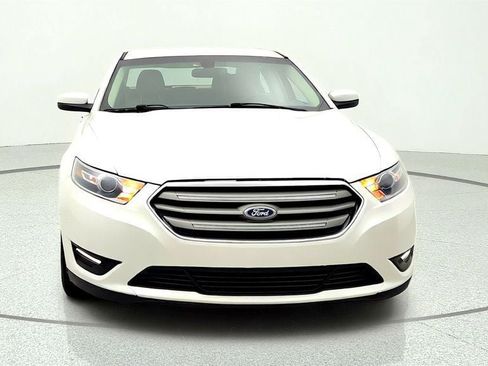 Used 2018 Ford Taurus SEL w/ Equipment Group 201A FWD image 2