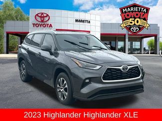 Used 2023 Toyota Highlander XLE FWD video 1